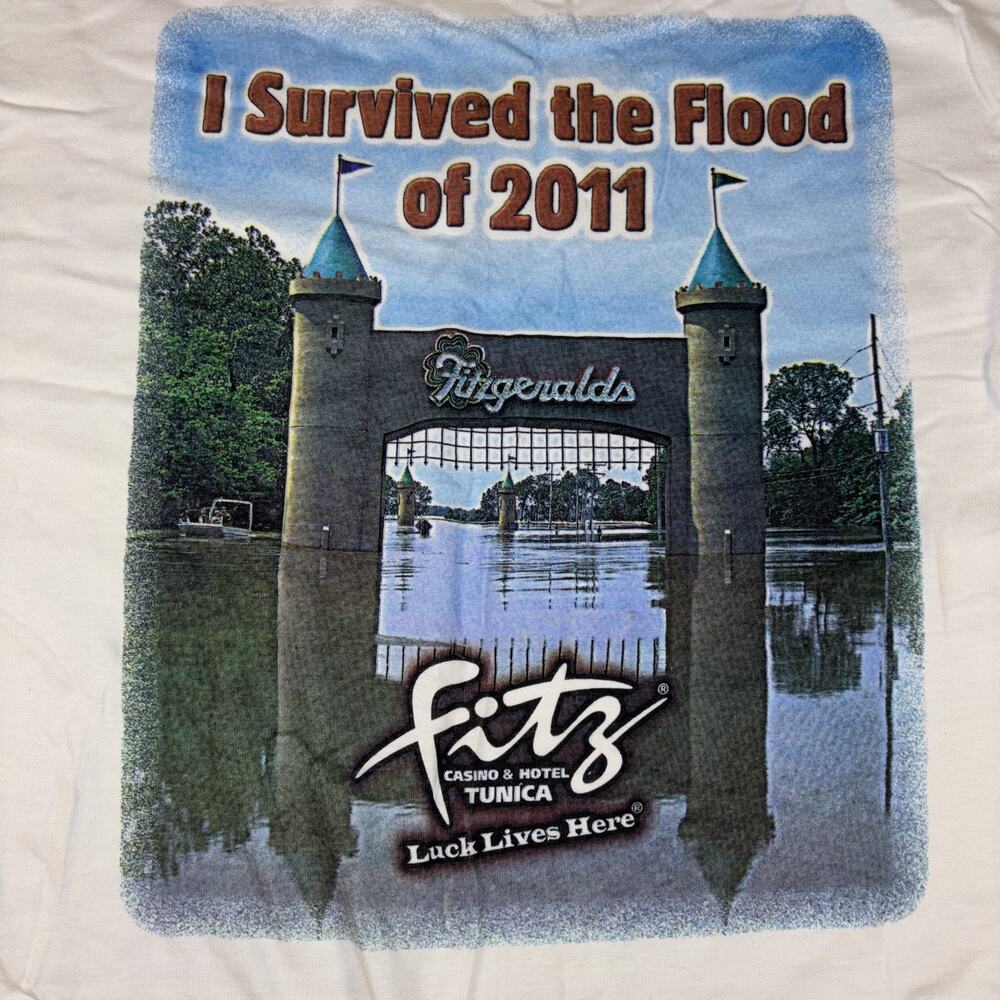 Fitz Casino 2011 I Survived The Flood T-shirt Men’s White NWOT 2XL